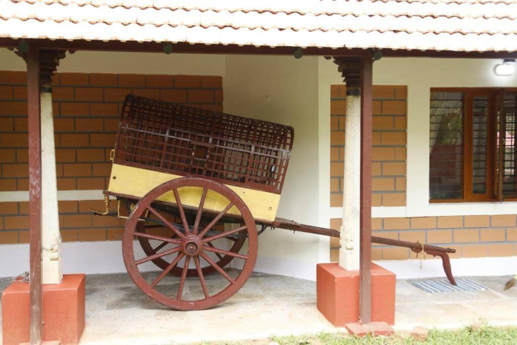 'Vrindavan' In Heritage City Mysuru Buitenkant foto
