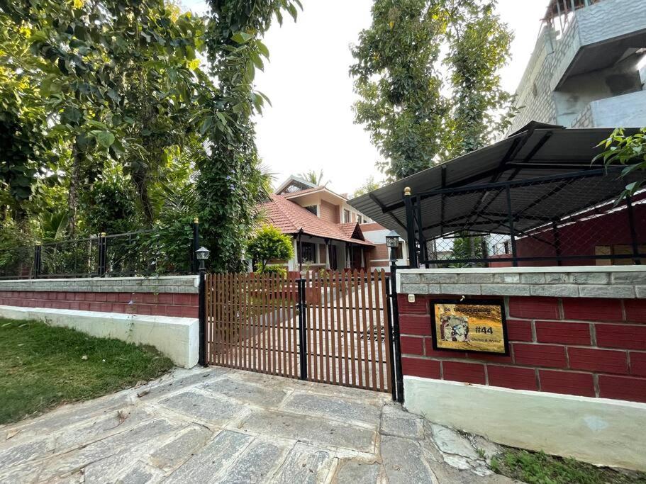 'Vrindavan' In Heritage City Mysuru Buitenkant foto