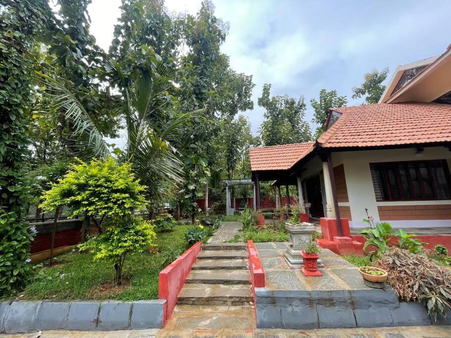 'Vrindavan' In Heritage City Mysuru Buitenkant foto